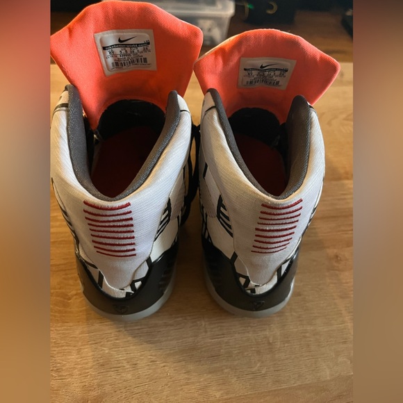 Nike Rare Kobe 9 Elite GS Sneakers - Picture 4 of 7